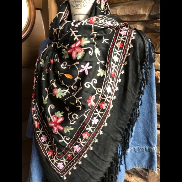 Eyeful SCARF EMBROIDERED 6 ft X 28 in - Picture 1 of 4